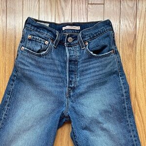 Levi's Ribcage Straight Ankle Jeans
